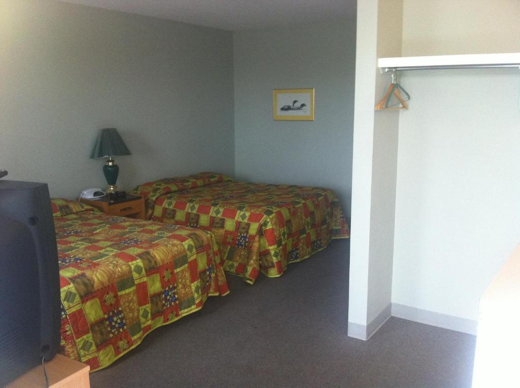 Raccoon Lodge Motel Sylvan Lake Room photo