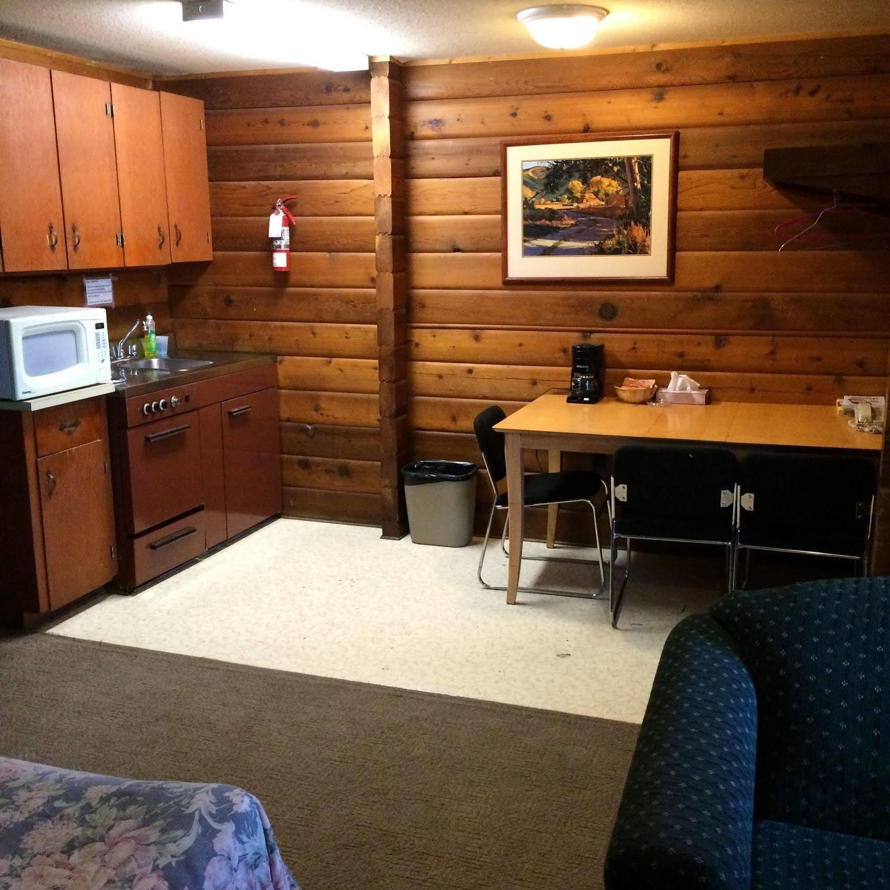 Raccoon Lodge Motel Sylvan Lake Exterior photo